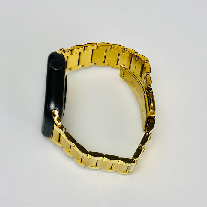 Wondering how to change your Apple Watch band?